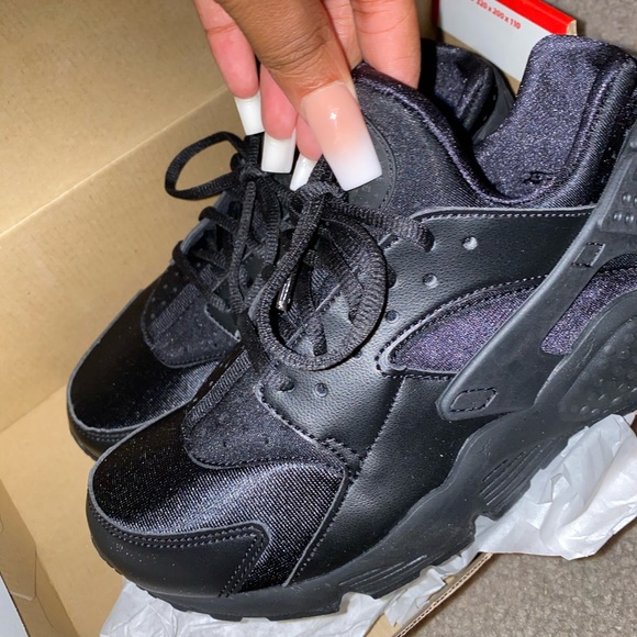 womens black huaraches size 8